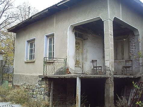 solid-rural-house-located-in-a-picturesque-area