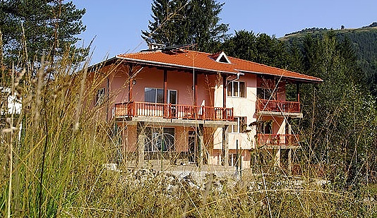 /nice-family-hotel-for-sale-located-in-a-resort-village-in-the-mountains/