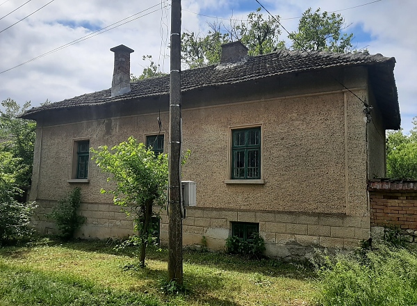 cheap-country-house-with-land-and-quiet-location-45-km-away-from-vratsa-bulgaria