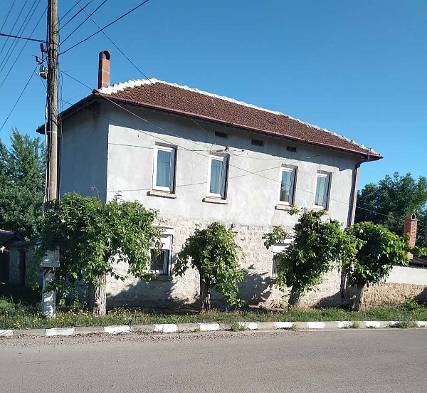 refurbished-country-house-with-annex-and-nice-yard-situated-in-a-big-village-near-river-55-km-north-of-vratsa-bulgaria