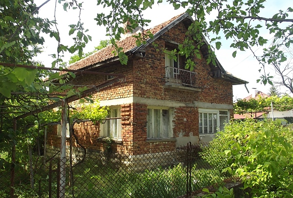 country-house-with-quiet-location-in-a-village-near-forest-hills-and-lake-45-km-north-from-vratsa-bulgaria