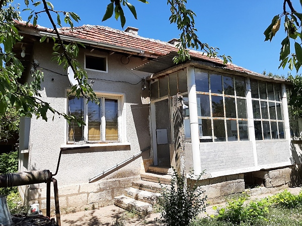 country-house-with-plot-of-land-and-quiet-location-situated-in-a-big-village-near-lake-45-km-north-of-vratsa-bulgaria