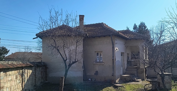 old-country-house-with-annex-barn-and-land-located-in-a-quiet-village-40-km-north-of-vratsa-bulgaria