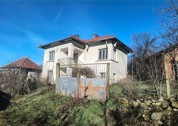 old-country-house-with-plot-of-land-and-nice-views-situated-in-a-quiet-village-25-km-north-of-vratsa-bulgaria