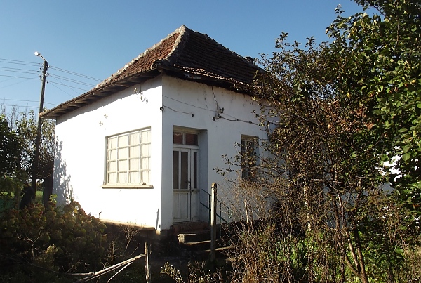 country-house-with-annex-garage-and-land-located-in-a-village-near-river-65-km-north-of-vratsa-bulgaria
