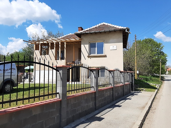 fully-furnished-and-ready-for-living-country-house-with-nice-plot-of-land-and-good-location-45-km-northwest-of-vratsa-bulgaria