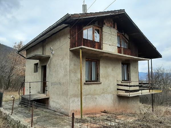 solid-villa-with-spacious-plot-of-land-and-great-panoramic-views-just-1-hour-away-from-sofia-bulgaria