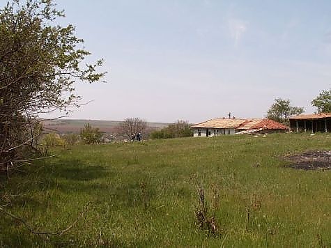 an-old-country-house-with-nice-views-located-30-km-from-the-black-sea