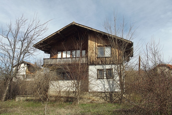 rural-property-with-two-houses-and-plot-of-land-located-in-a-quiet-village-35-km-away-from-vratsa-bulgaria