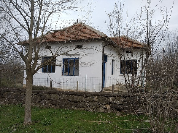 rural-property-with-big-yard-situated-in-the-outskirts-of-a-lively-village-55-km-north-of-vratsa-bulgaria