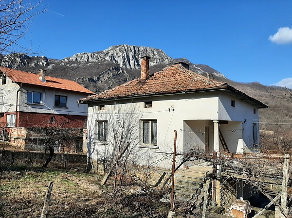 old-country-house-with-great-views-and-nice-location-about-one-hour-away-from-sofia-bulgaria
