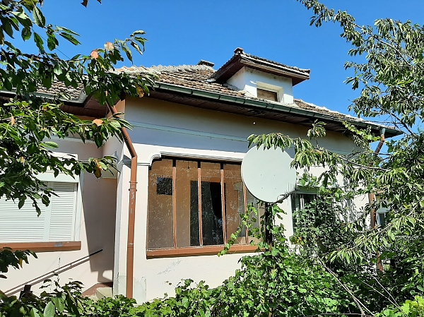 rural-property-with-annex-and-plot-of-land-located-in-a-big-lively-village-near-river-60-km-away-from-vratsa-bugaria