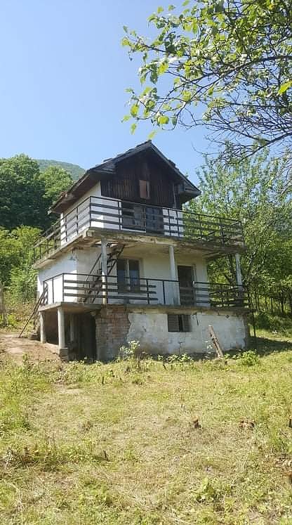 /old-villa-with-vast-plot-of-land-and-great-panoramic-views-situated-in-the-mountains-just-10-km-away-from-vratsa-bulgaria/
