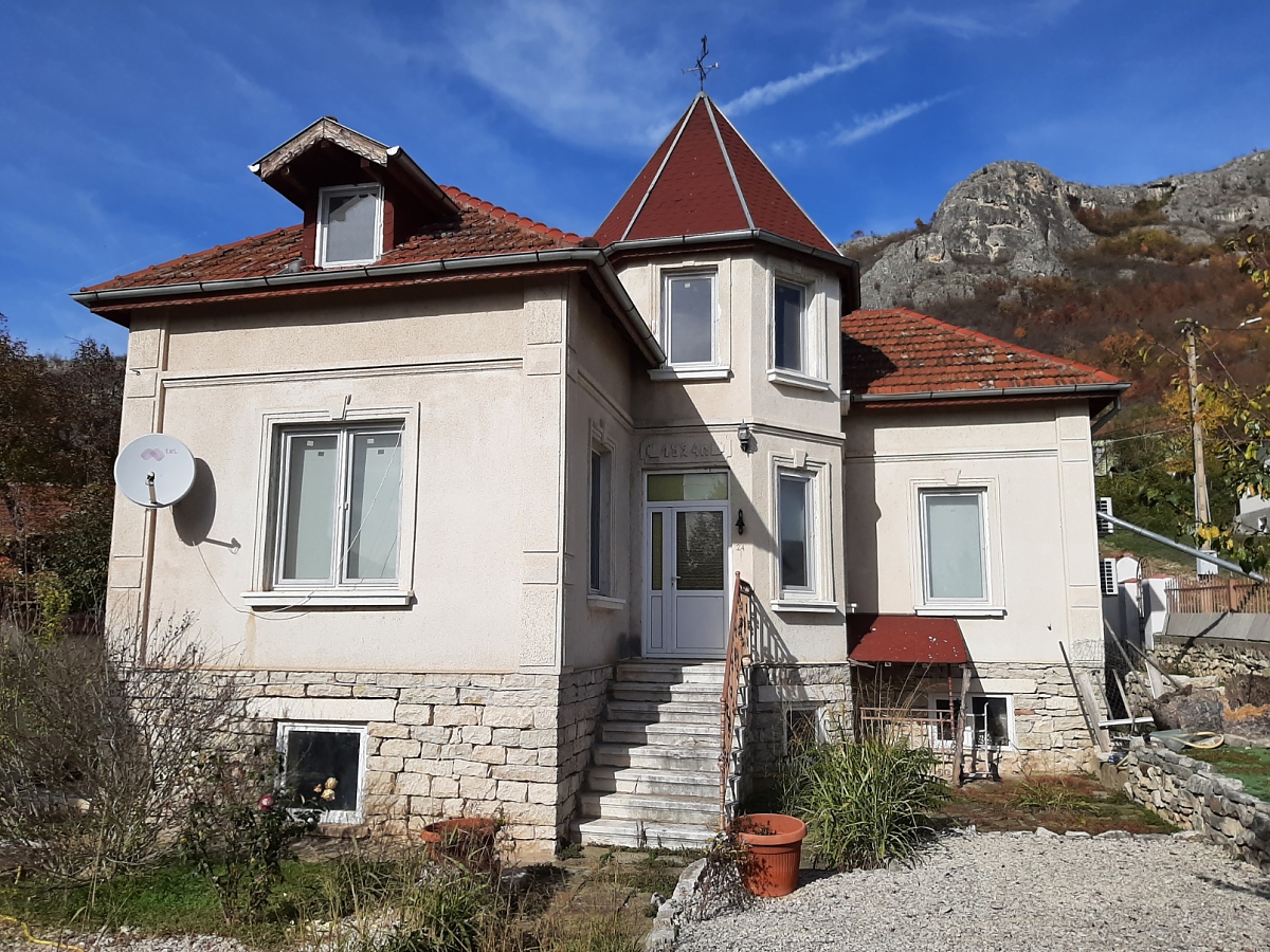 /big-country-house-with-plot-of-land-nice-views-and-good-location-situated-in-a-quiet-village-near-river-60-km-away-from-vratsa-b/