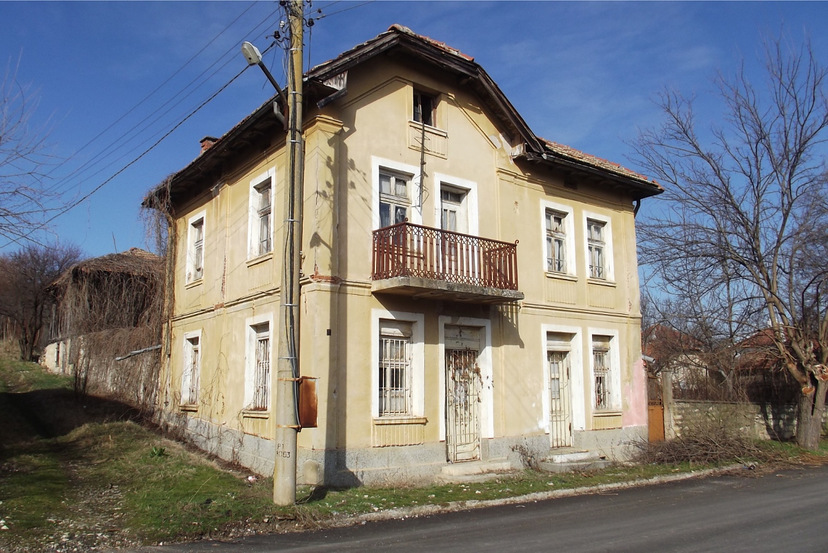 /rural-house-with-barn-land-and-quiet-location-in-a-village-30-km-away-from-vratsa-bulgaria/