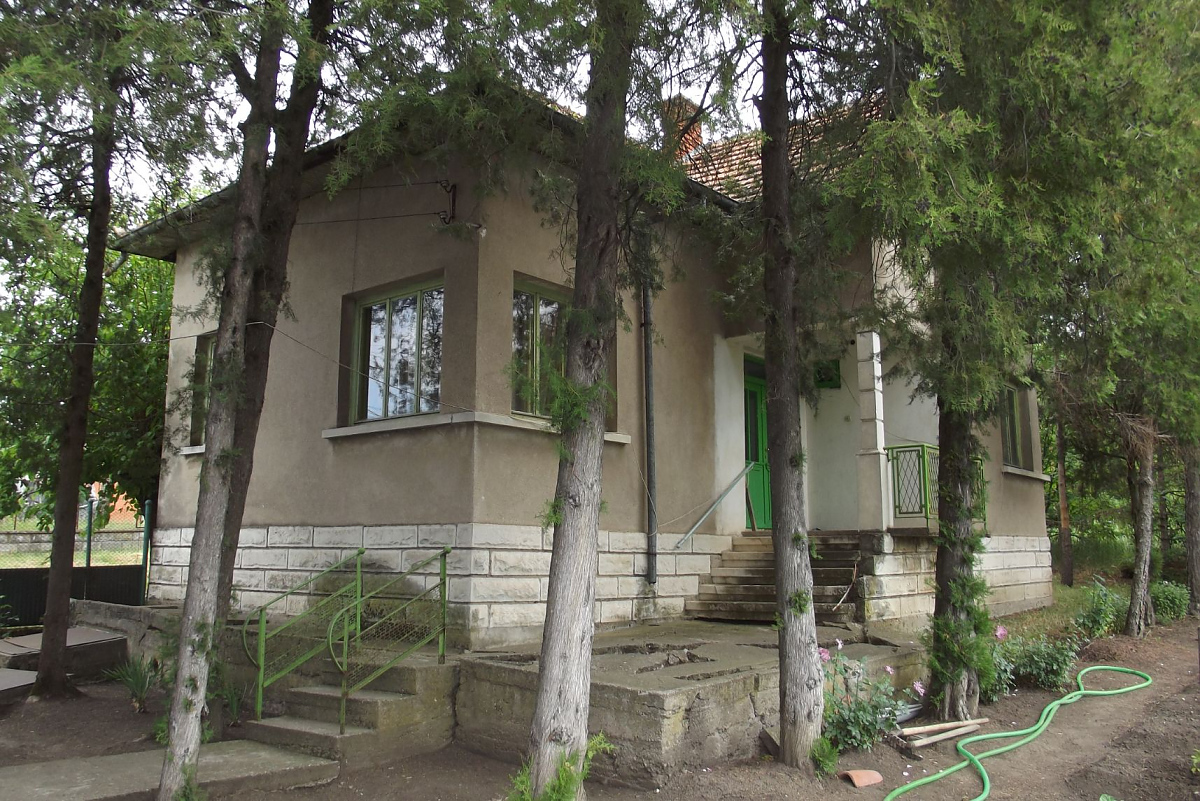 /country-house-with-annex-and-spacious-garden-situated-in-a-lively-village-near-international-road-30-km-north-of-vratsa-bulgaria/